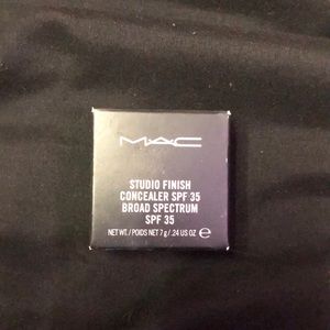 Mac studio finish concealer